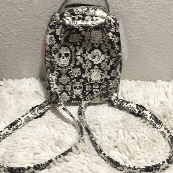 #103 NWT Betsey Johnson Convertible Crossbody/ Backpack - Picture 4 of 8